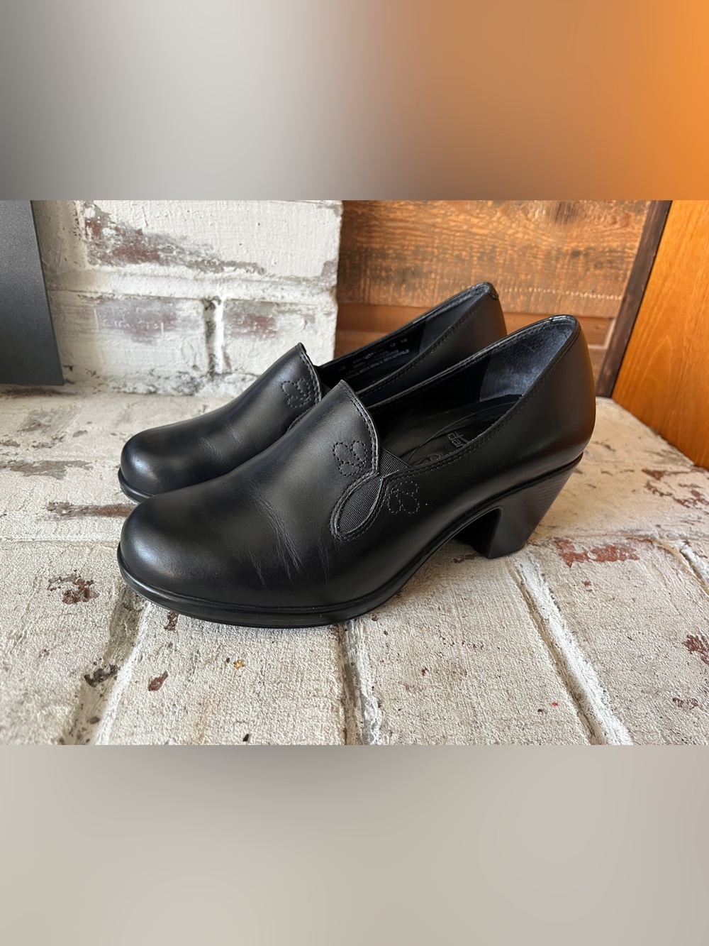 Dansko 38 Black Leather Women’s Slip-On Heeled Shoes
